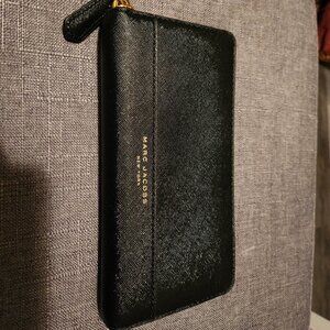 Marc Jacobs  Continental Wallet